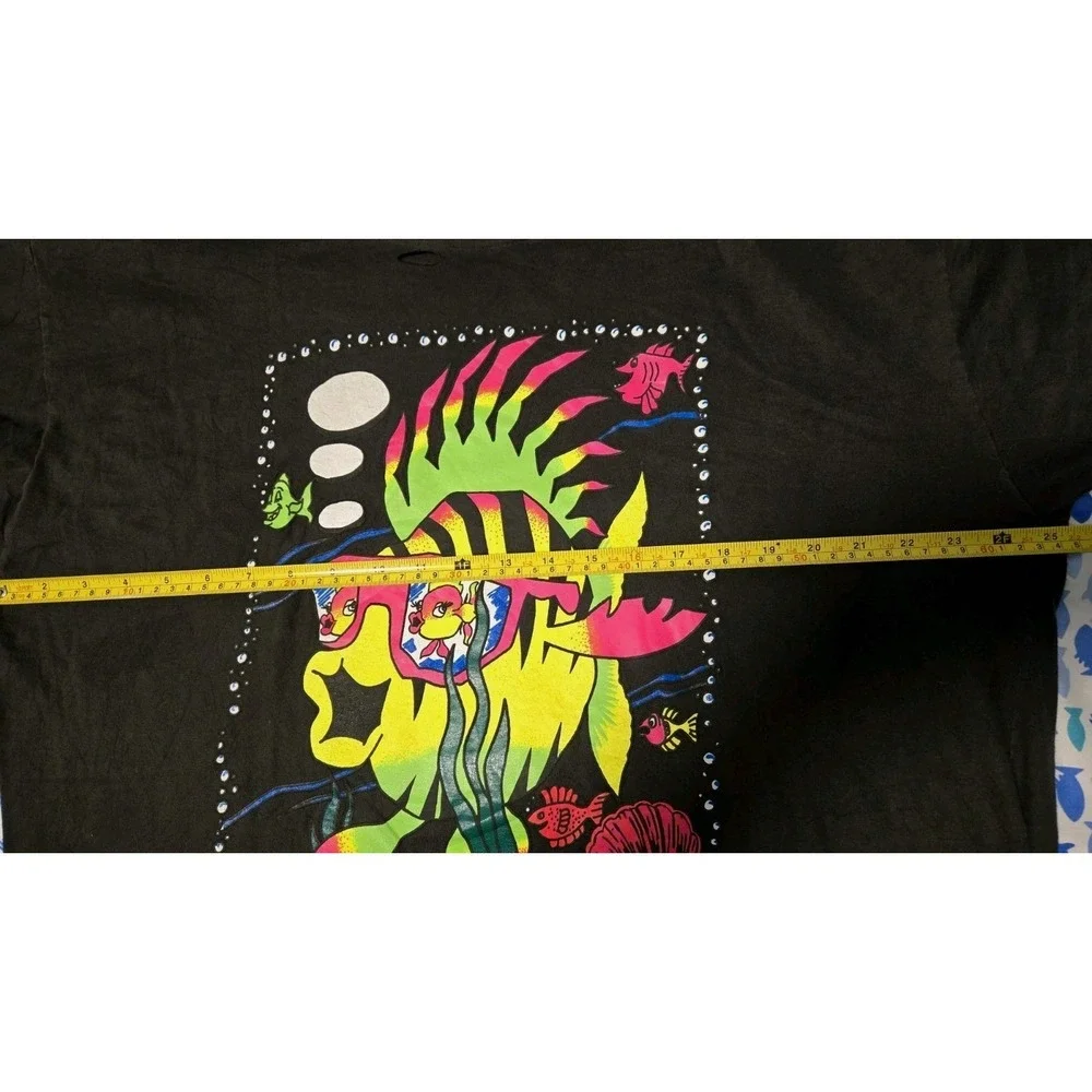 Vintage Cross Colours Neon Tropical Fish Sunglasses Shirt USA Over Size 90s Tee
